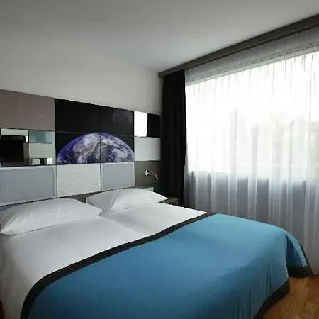 Discovery 3* Superior Hotel